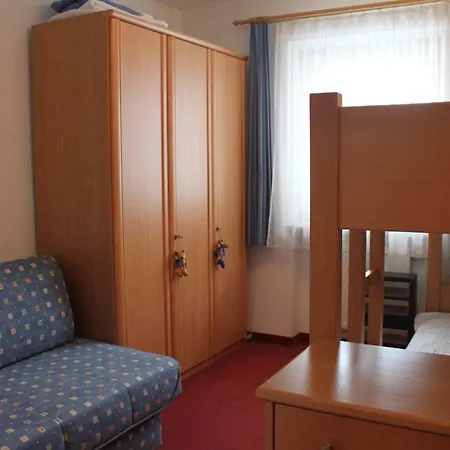 Am Dorfplatz Konigsleiten