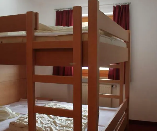 Am Dorfplatz Apartman Königsleiten